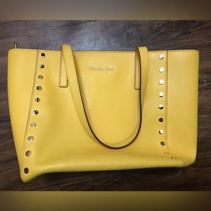 MICHAEL KORS YELLOW STUD SHOULDER BAG